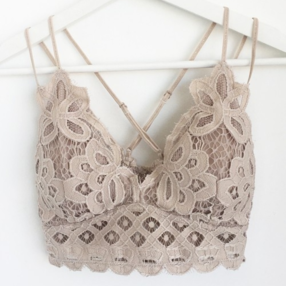 XOXO Scalloped Lace Bralette - Light Taupe